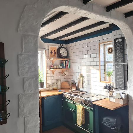 Old Road Cottage Pet Friendly Outdoors Beaches Neath Eksteriør billede