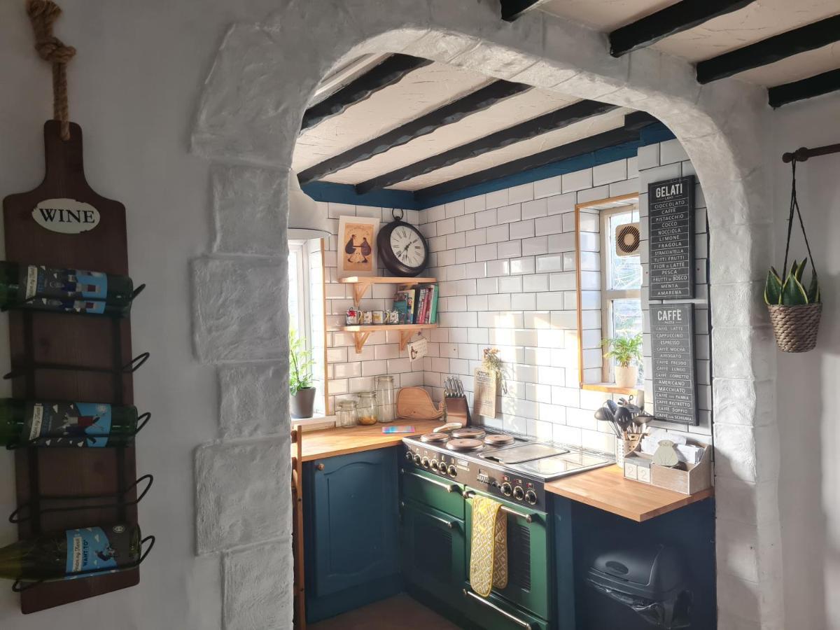 Old Road Cottage Pet Friendly Outdoors Beaches Neath Eksteriør billede