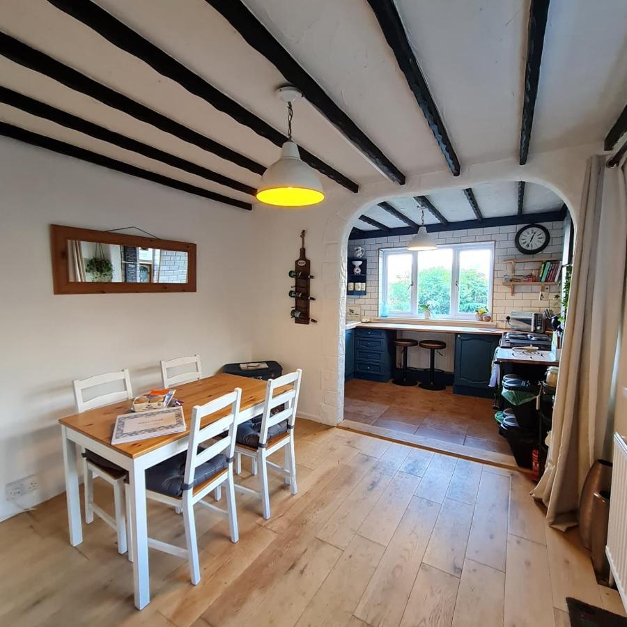Old Road Cottage Pet Friendly Outdoors Beaches Neath Eksteriør billede