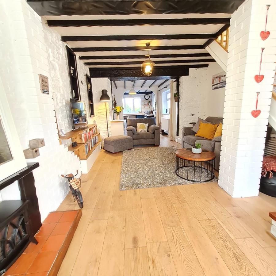 Old Road Cottage Pet Friendly Outdoors Beaches Neath Eksteriør billede